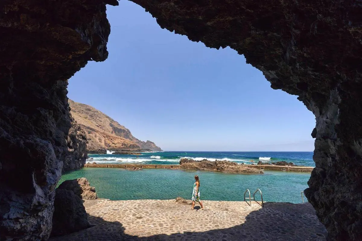 Primera Linea En Piscinas Naturales. Barlovento